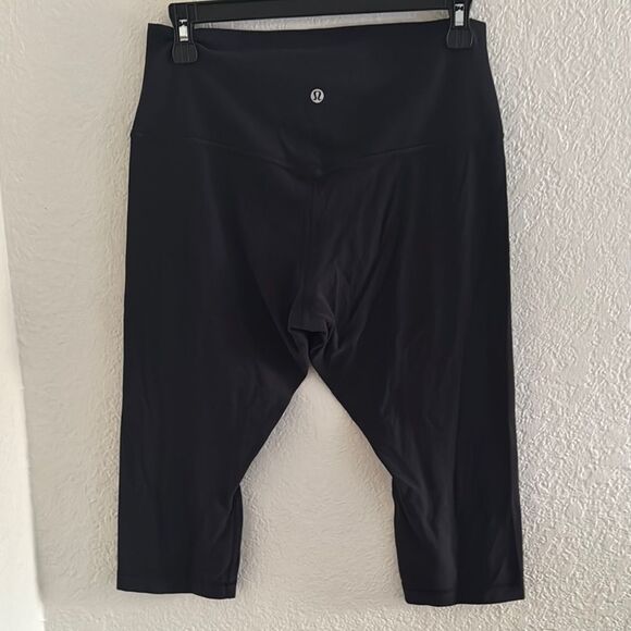 Lululemon Athletica Black Ankle Cropped Pants - Picture 3 of 4